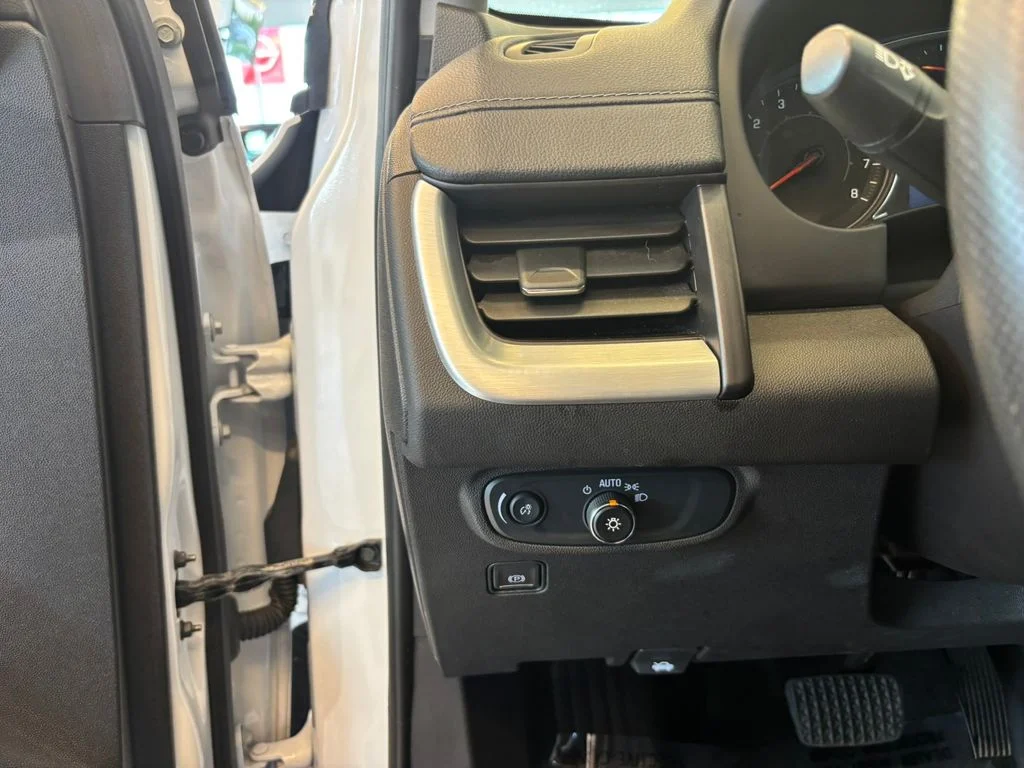 Used 2024 White GMC SLE image 16