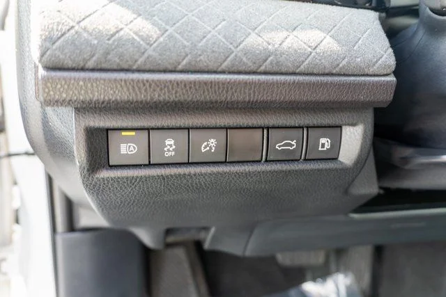 Used 2025 Pearl Toyota XLE image 23