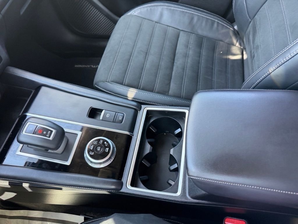 Used 2023  Mitsubishi SE image 16