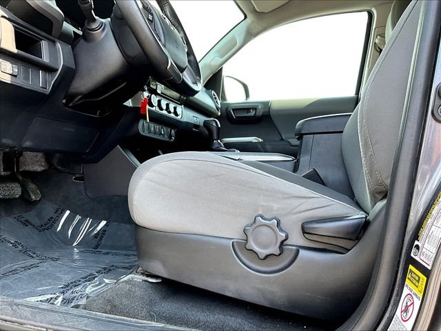 Used 2016 Gray Toyota SR5 image 41