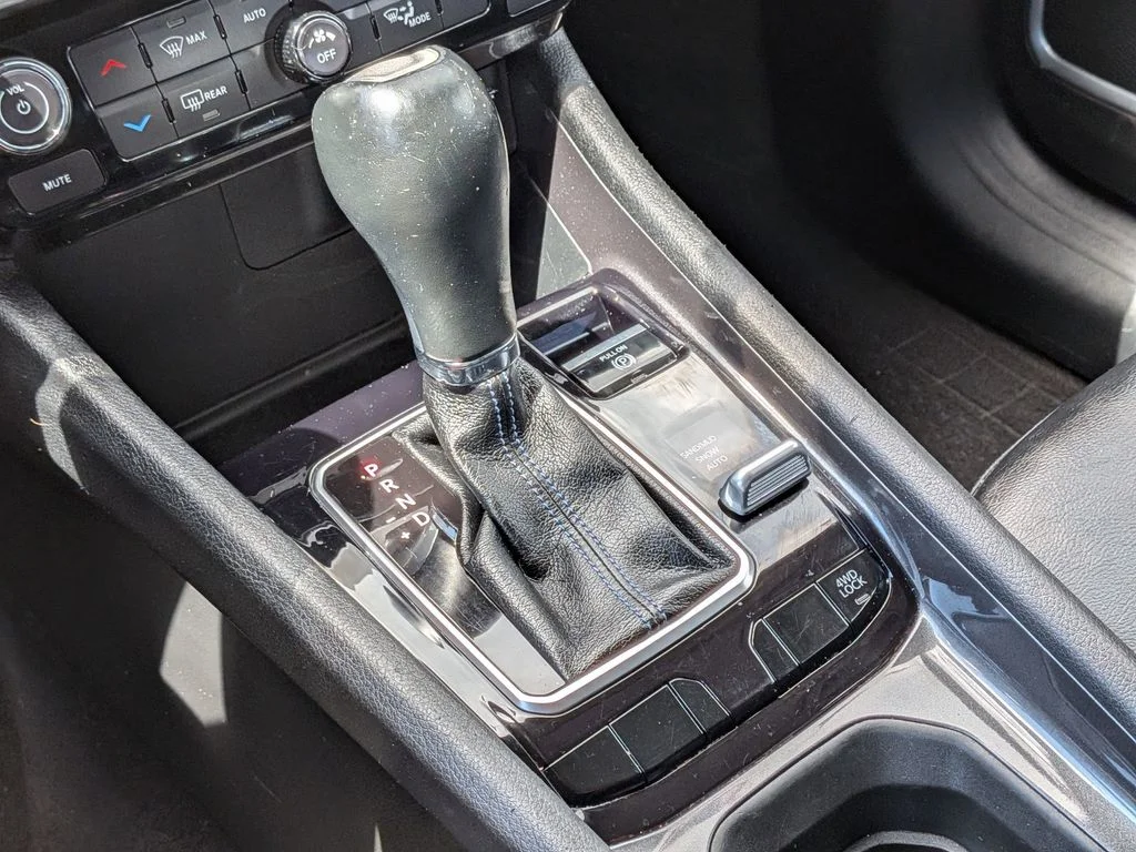 Used 2022 Gray Jeep Latitude image 17