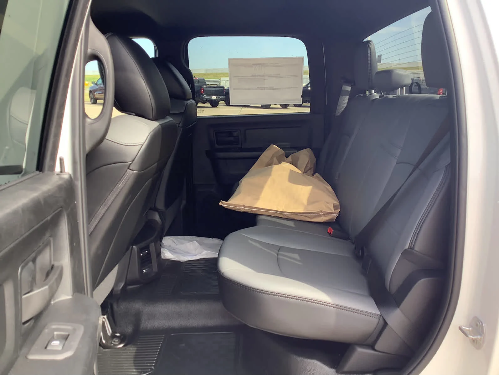 2026 RAM 3500 Chassis Tradesman - Photo 17