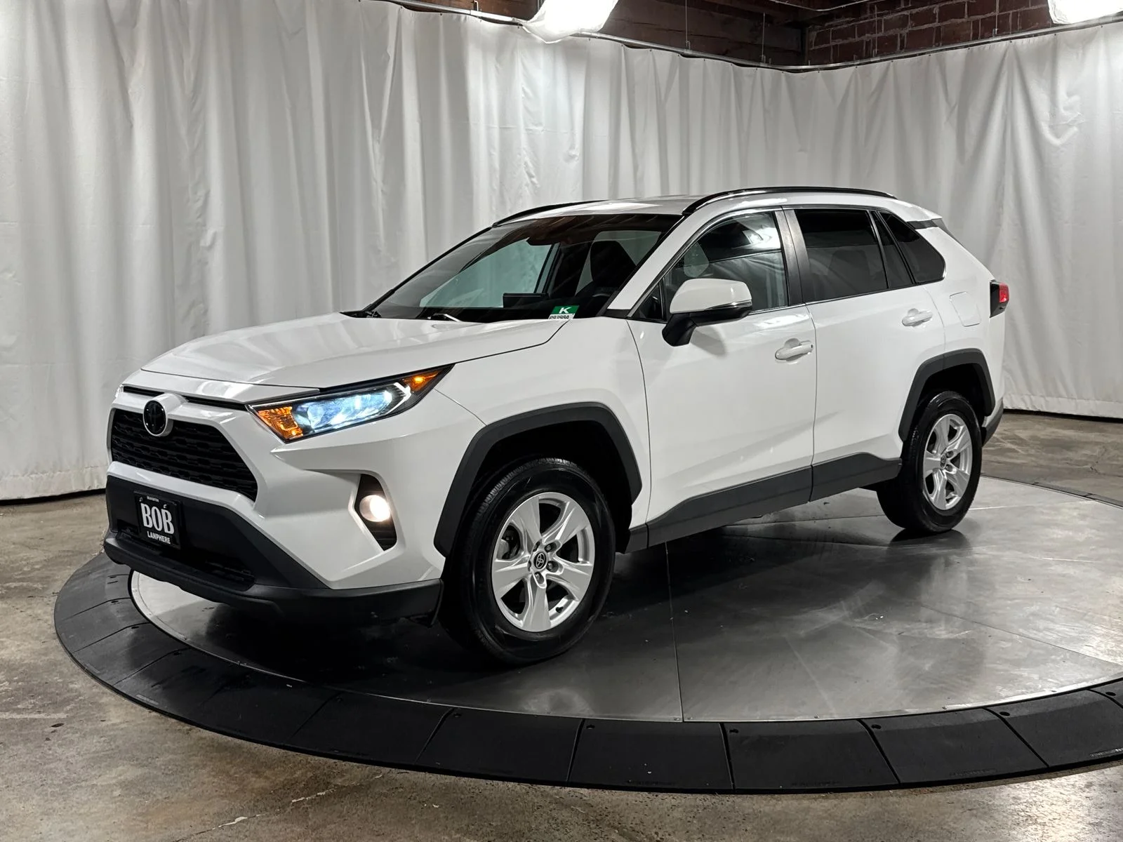 2021 Toyota RAV4 XLE FWD's photo