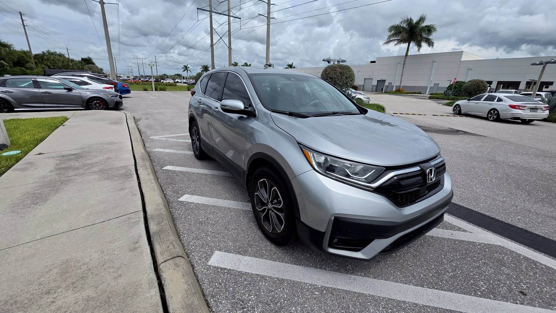 Certified Used 2020 Lunar Silver Metallic Honda EX-L image 3