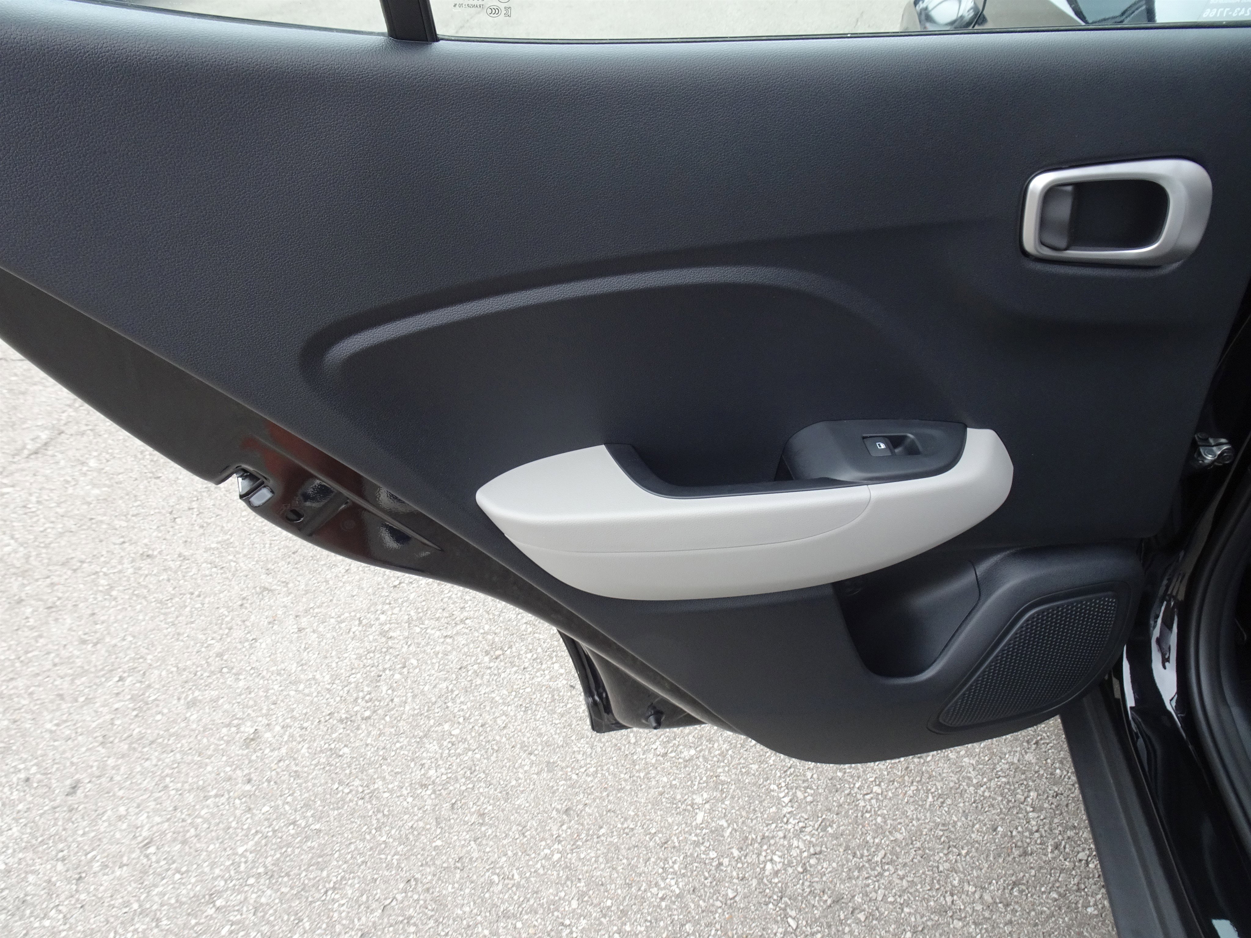 2023 Hyundai Venue SEL - Photo 16