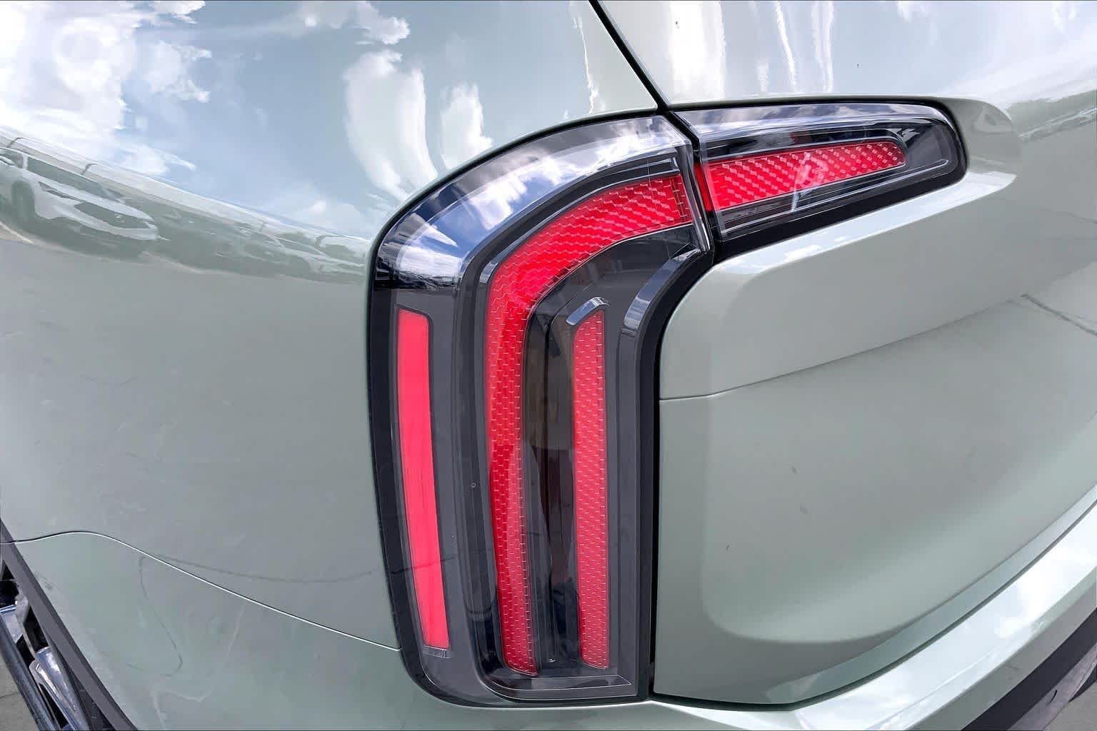 Used 2024 Jungle Green Kia SX X-Line image 29