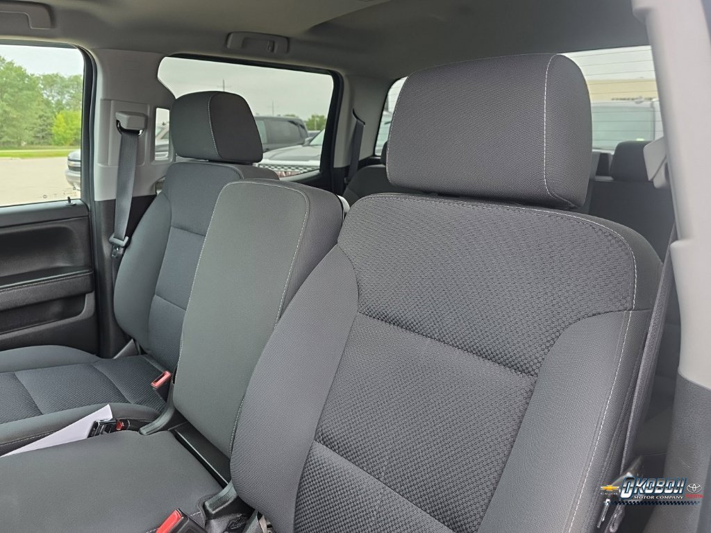Used 2018 Silver Chevrolet LT image 21