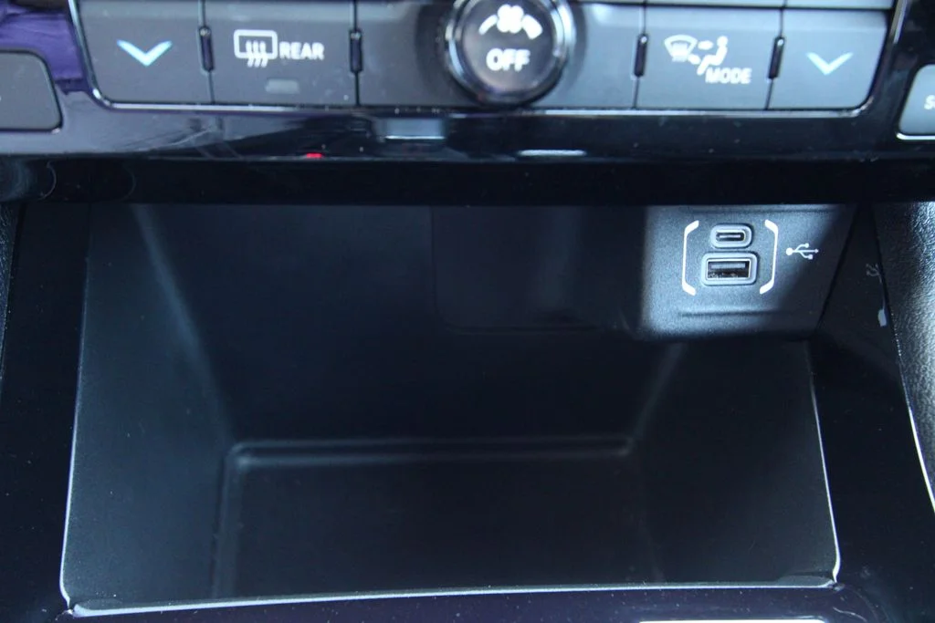 Used 2024 White Jeep Trailhawk image 28