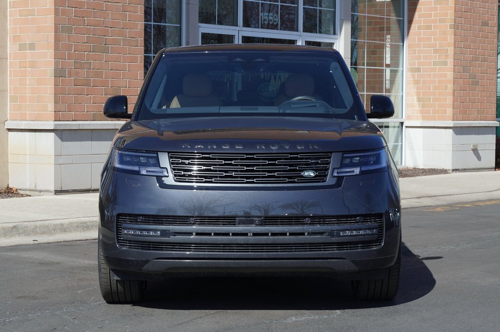 New 2026 Carpathian Grey Land Rover SE image 4
