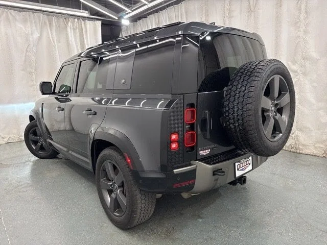 2023 Land Rover Defender X-Dynamic SE - Photo 5