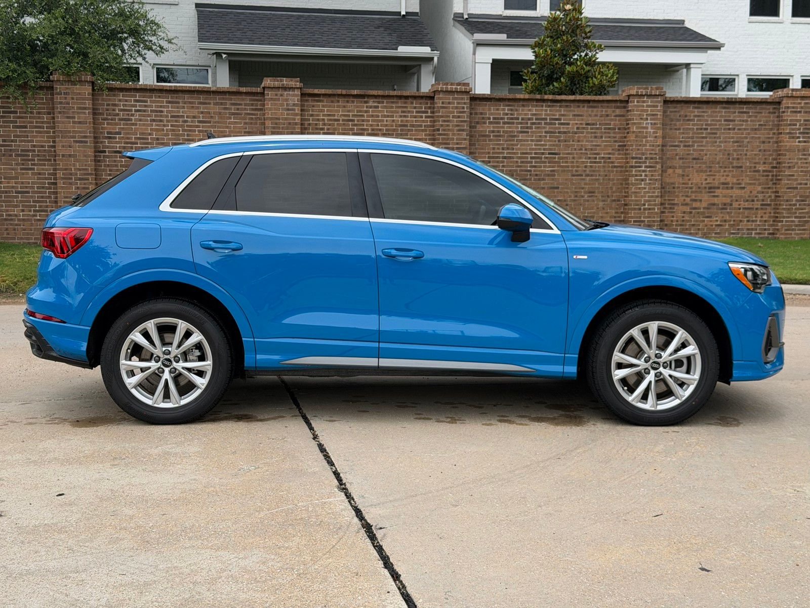 Used 2022 Blue Audi  image 13