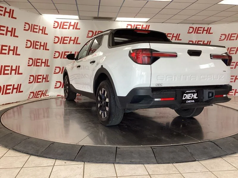 Used 2025 White Hyundai SEL image 5