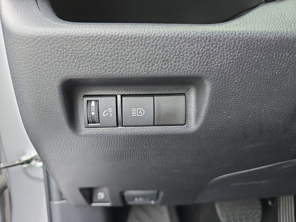 Certified Used 2025 Silver Toyota XLE image 28