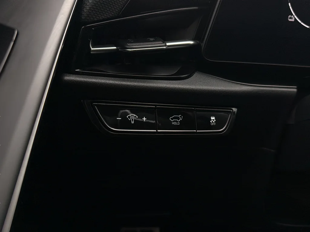 Certified Used 2023 Aurora Black Pearl Kia Wave image 16