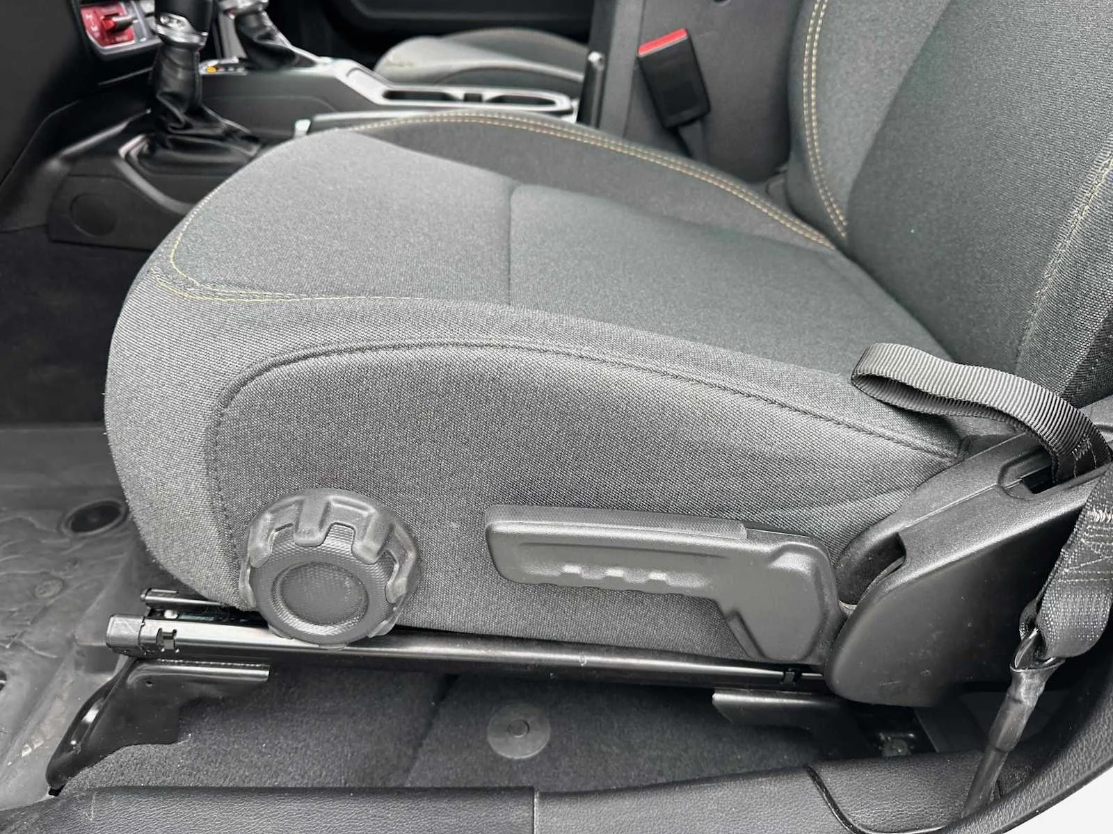 2025 Jeep Wrangler 4-Door Willys - Photo 19