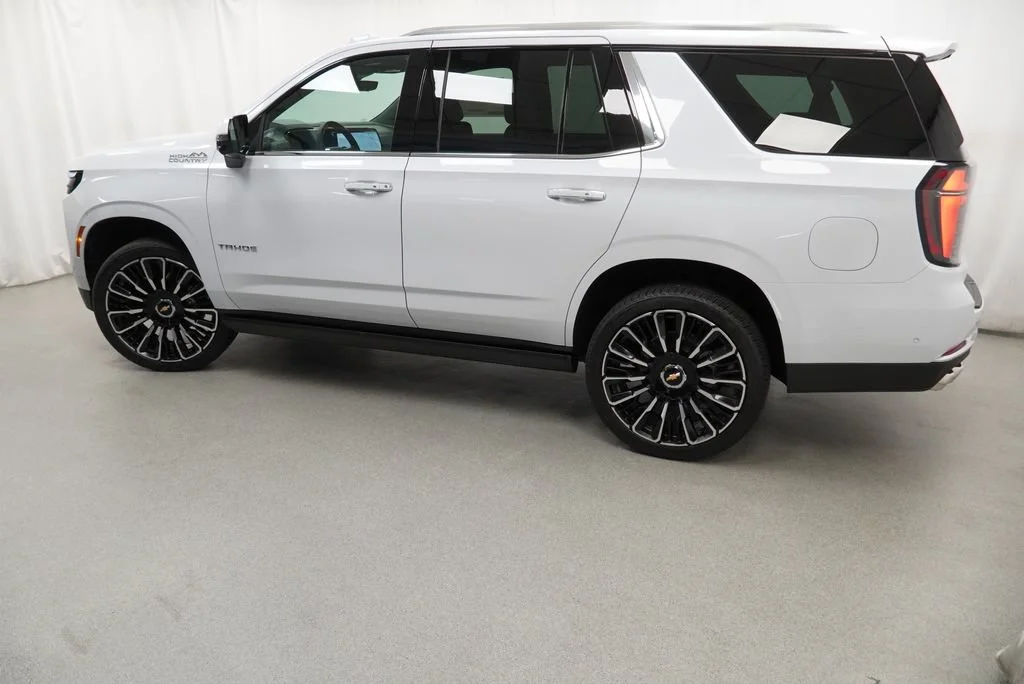 New 2026 Polar White Tricoat Chevrolet High Country image 43