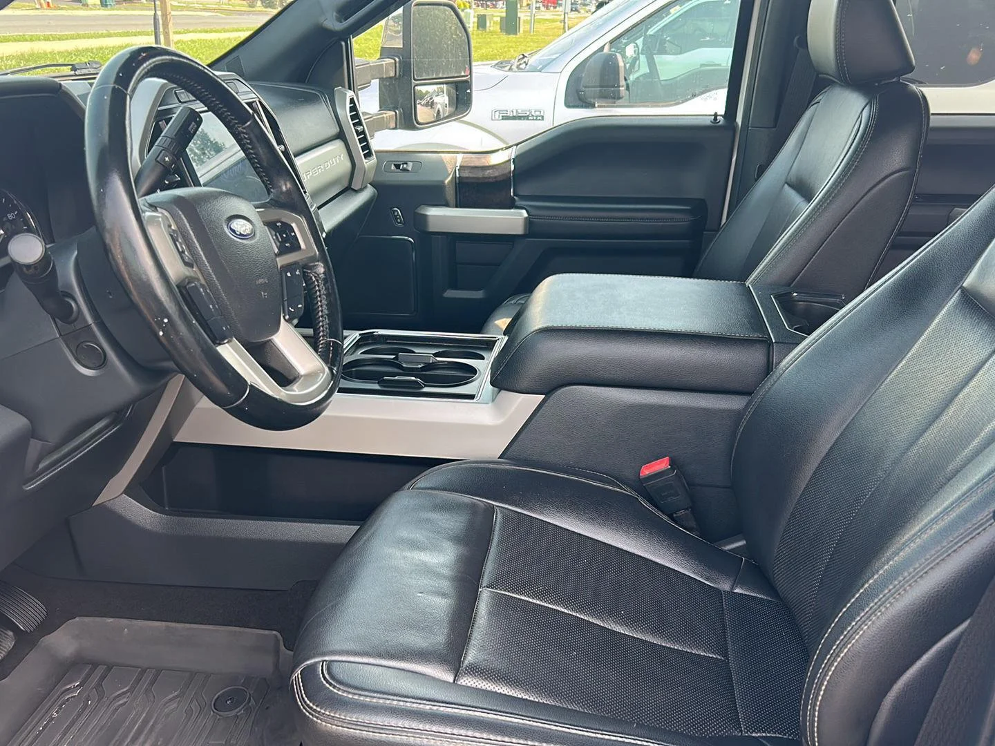 Used 2022 Oxford White Ford Lariat image 19