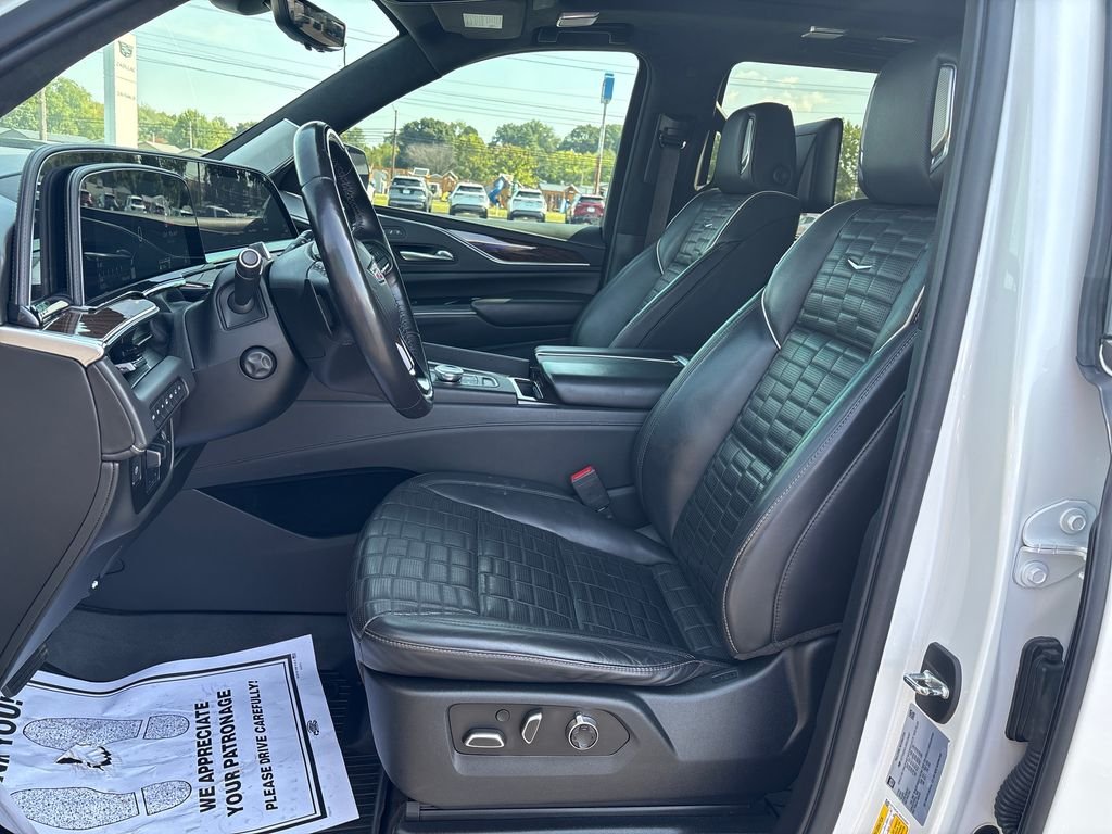 Used 2022 White Cadillac Sport Platinum image 13