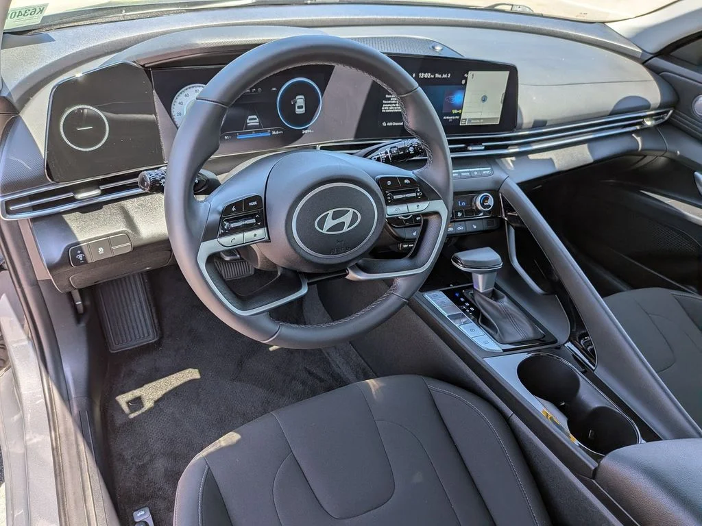 Used 2024 Gray Hyundai SEL image 10