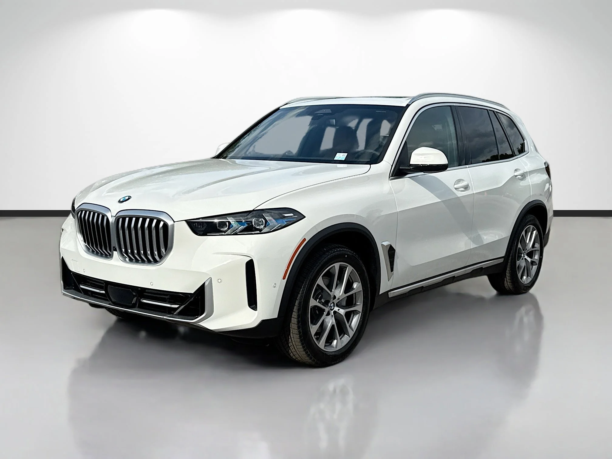 New 2026 Alpine White BMW sDrive40i image 7