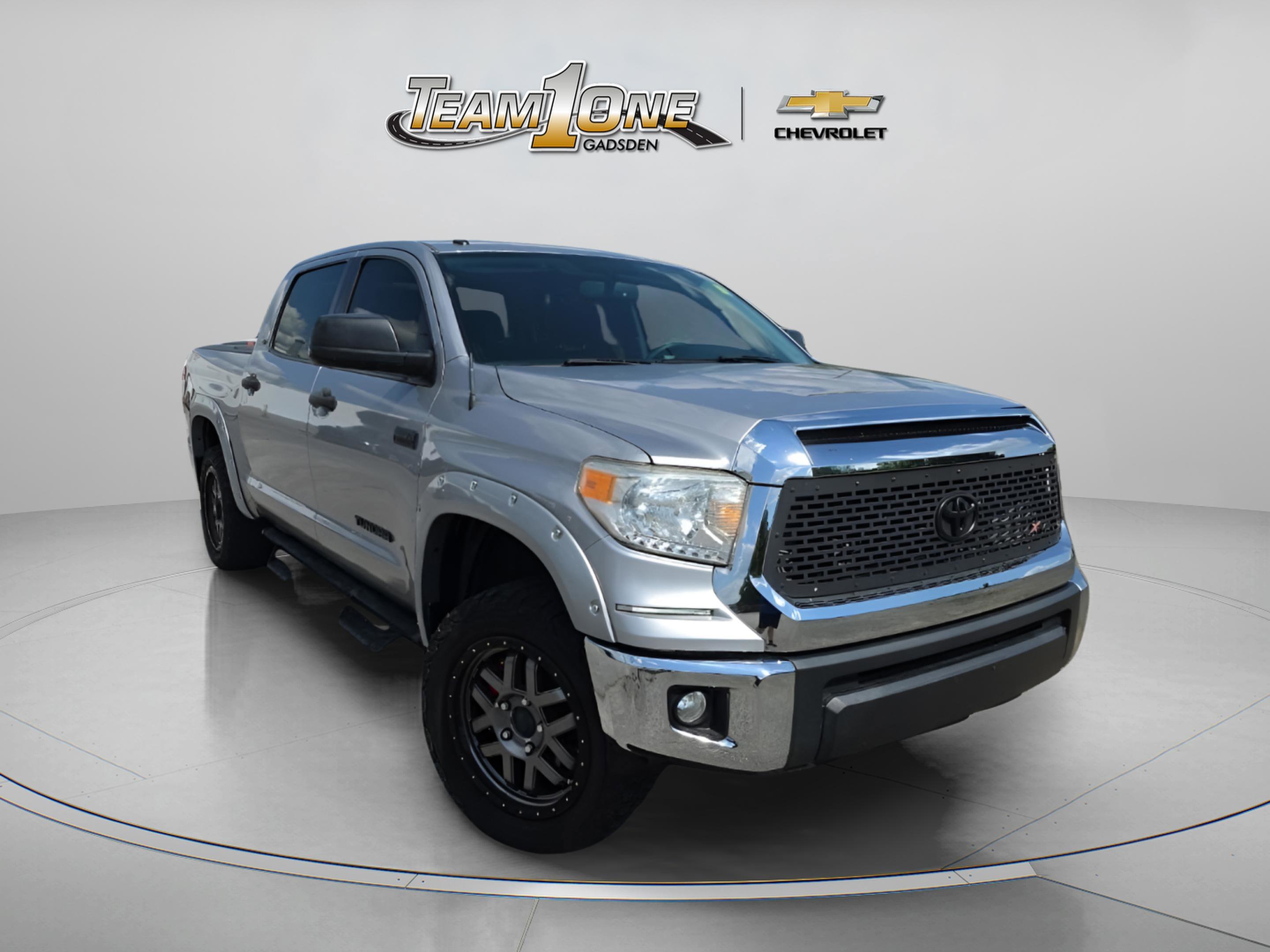 2017 Toyota Tundra SR5 5.7L 4WD FFV Crew Max Short Bed's photo