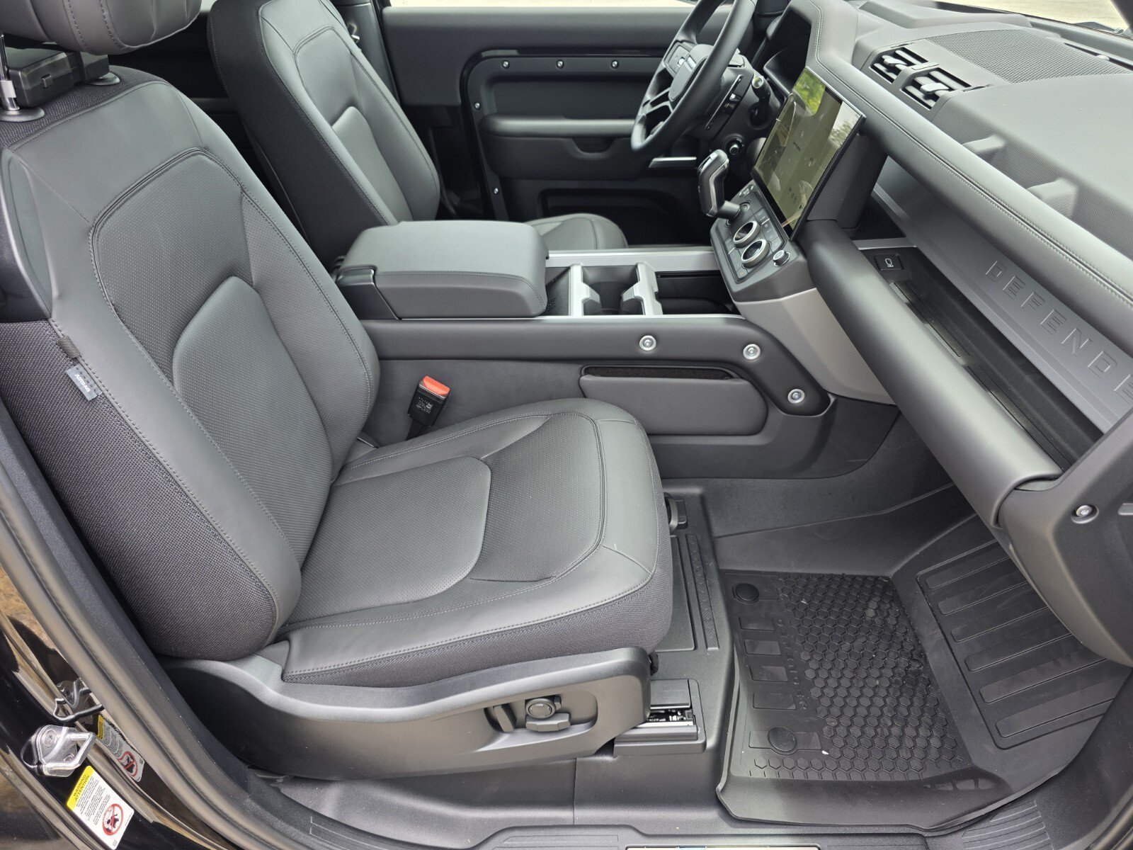 New 2026 Santorini Black LAND ROVER V8 image 3