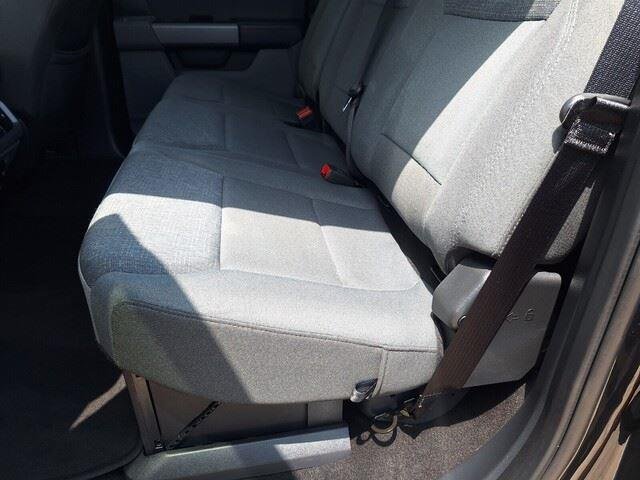 Used 2024 Agate Black Metallic Ford XLT image 25