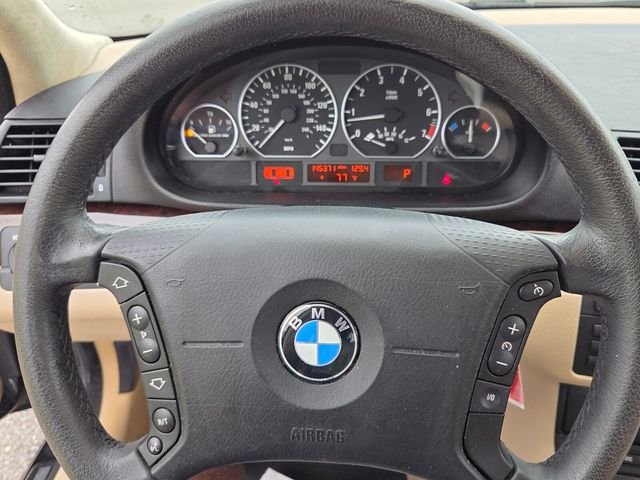 Used 2005  BMW 330i image 20