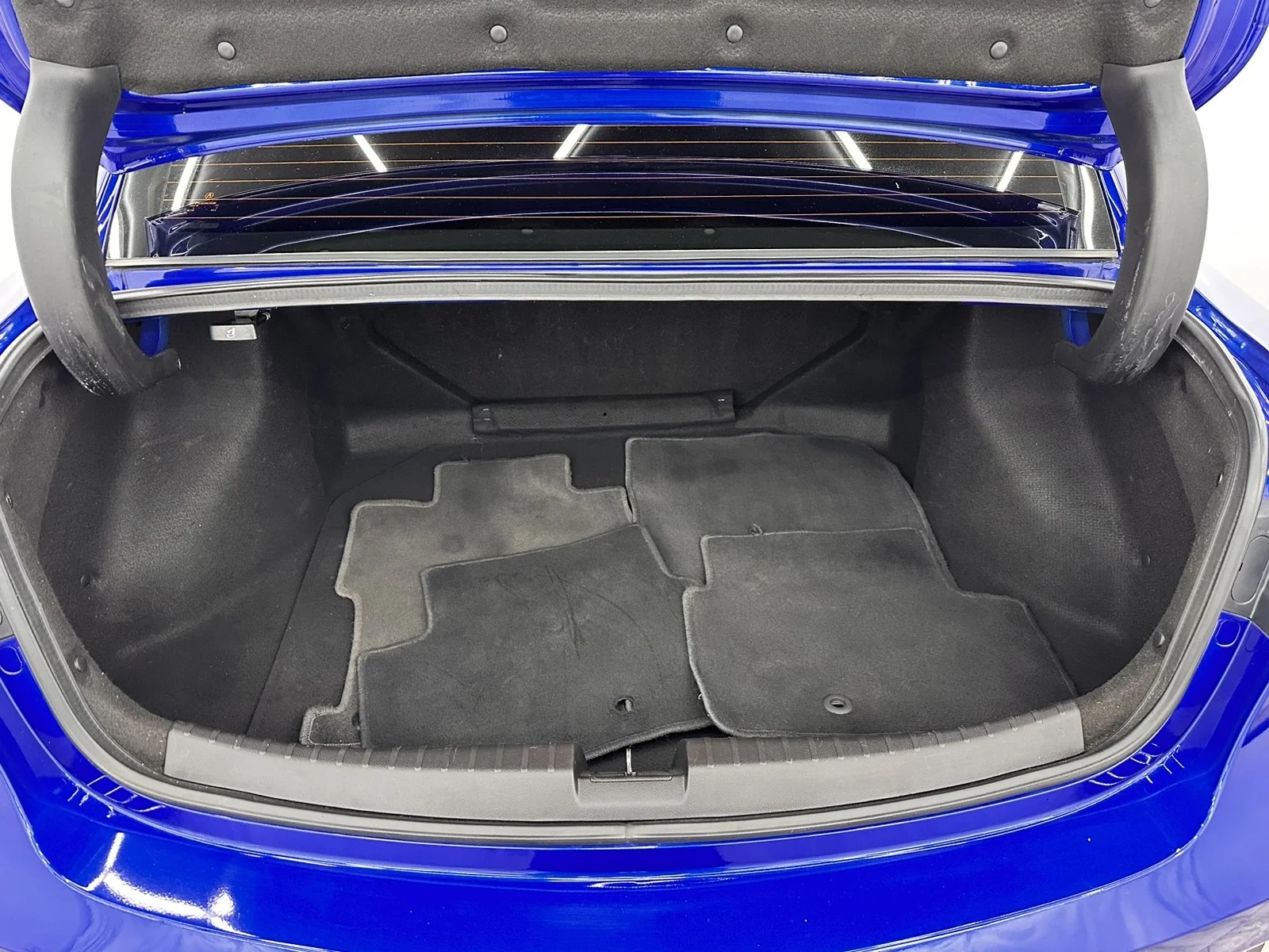 Used 2021 Apex Blue Pearl Acura w/Premium/A-SPEC Package image 8