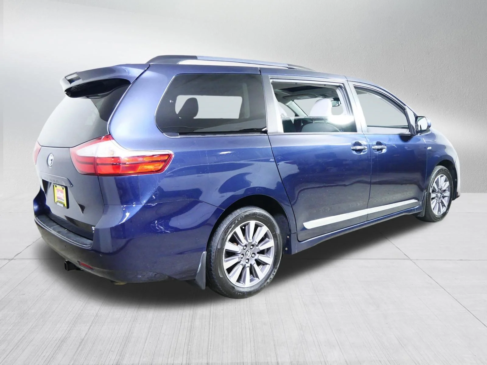 Used 2018 Parisian Night Pearl Toyota XLE image 7