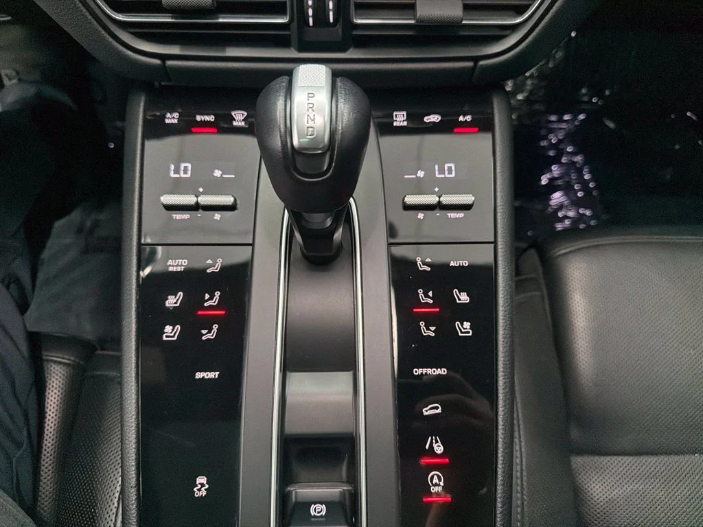 Used 2022 Black Porsche Base image 16