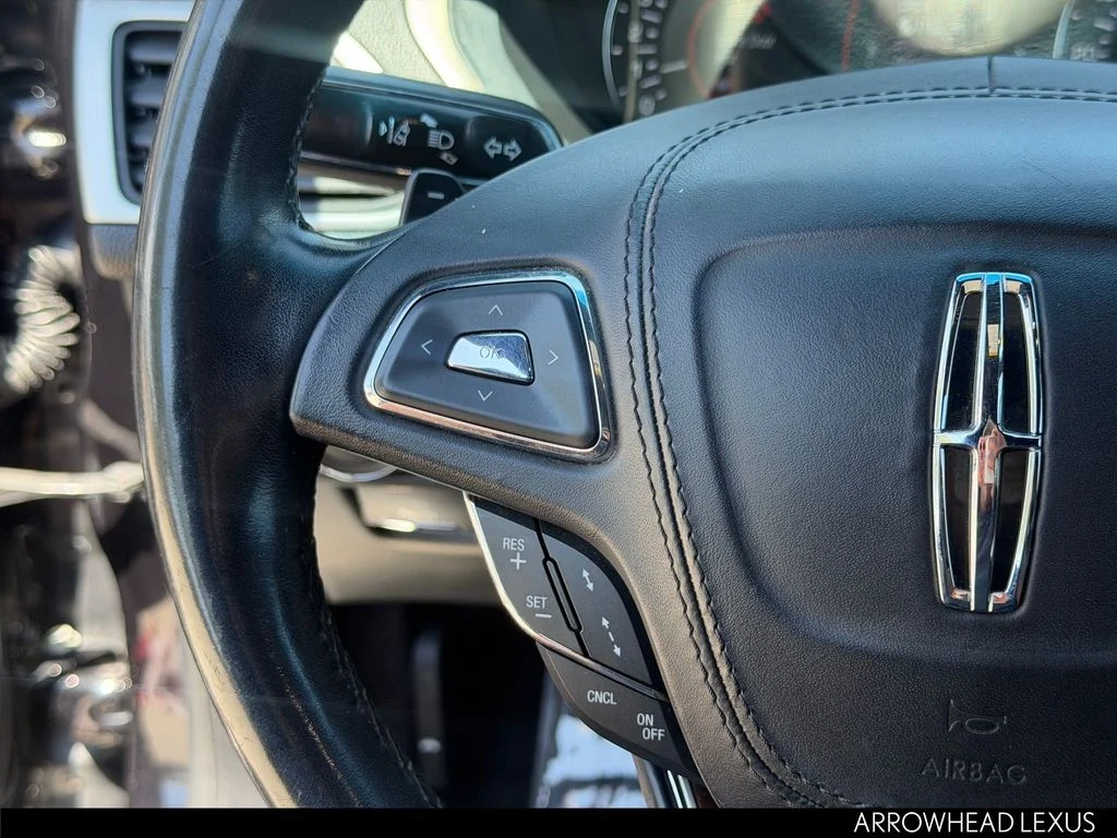 Used 2019 Black Lincoln Reserve image 21