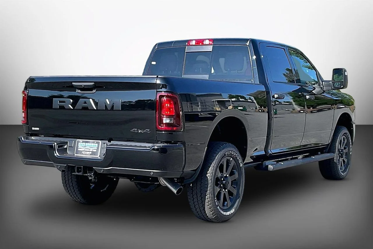 New 2026 Diamond Black Crystal Pearlcoat RAM  image 8