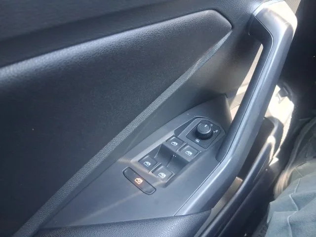 Used 2019 Pure White Volkswagen R-Line image 13