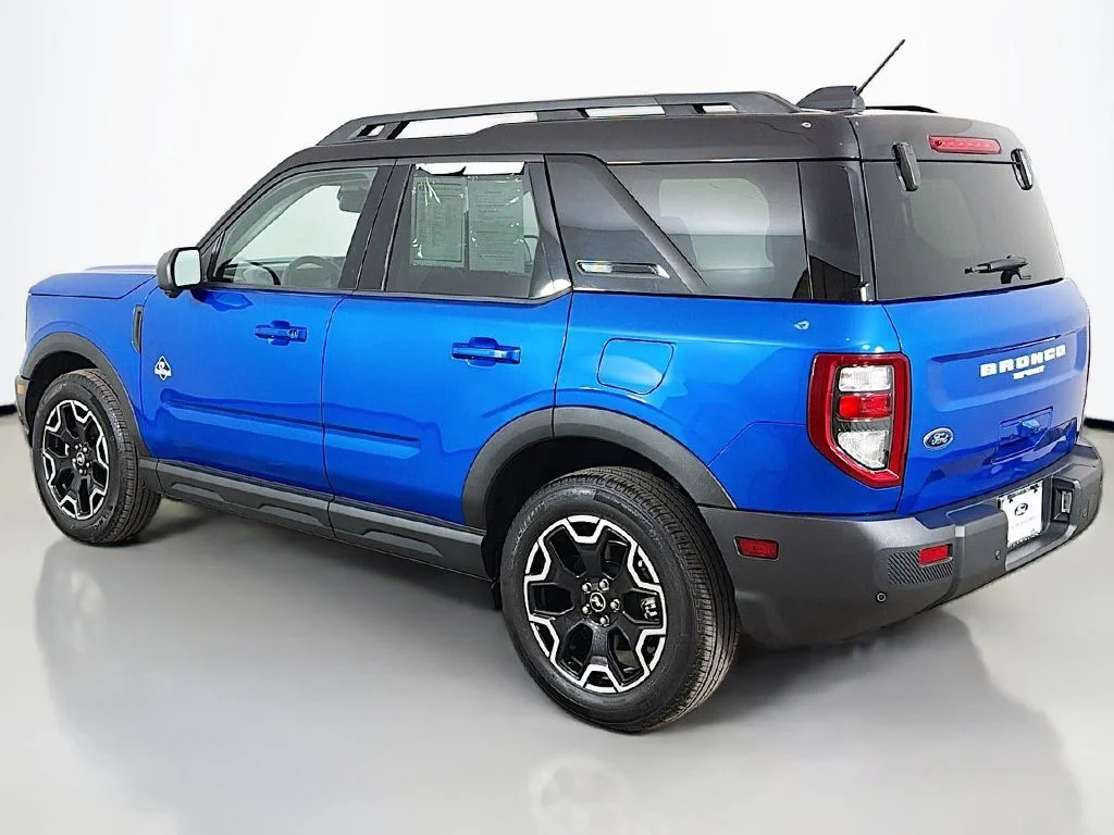 Used 2025 Velocity Blue Metallic Ford Outer Banks image 12