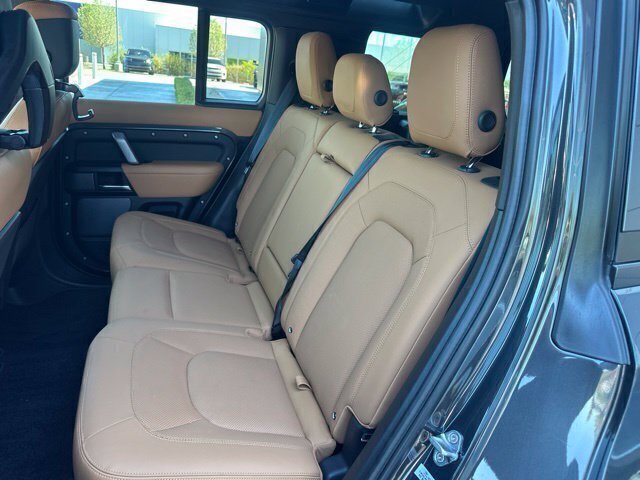 Certified Used 2023  Land Rover  image 10