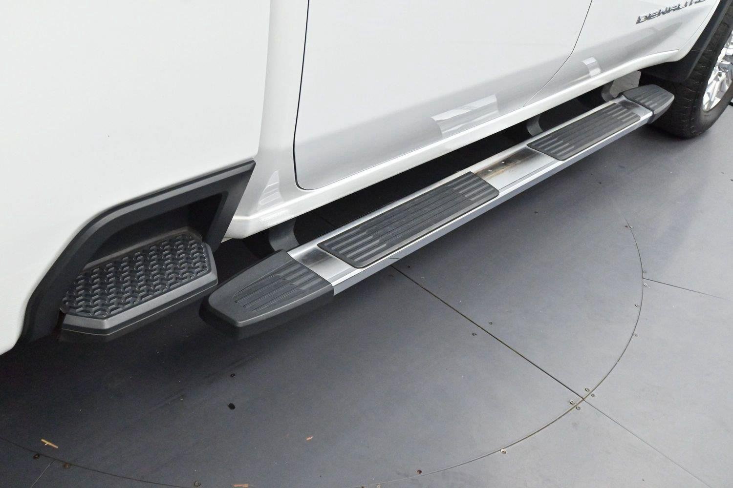 Used 2021 Summit White GMC Denali image 9