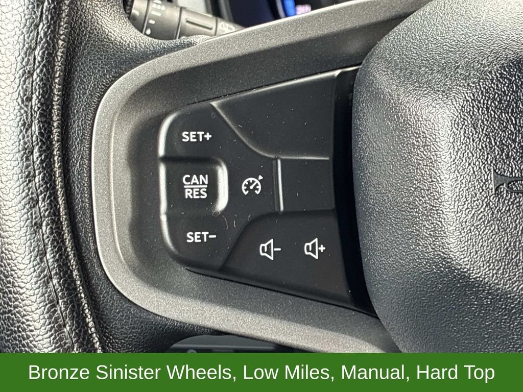 Used 2022 Green Ford  image 24