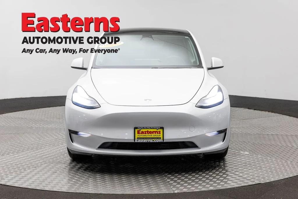 Used 2021 White Tesla Long Range image 2
