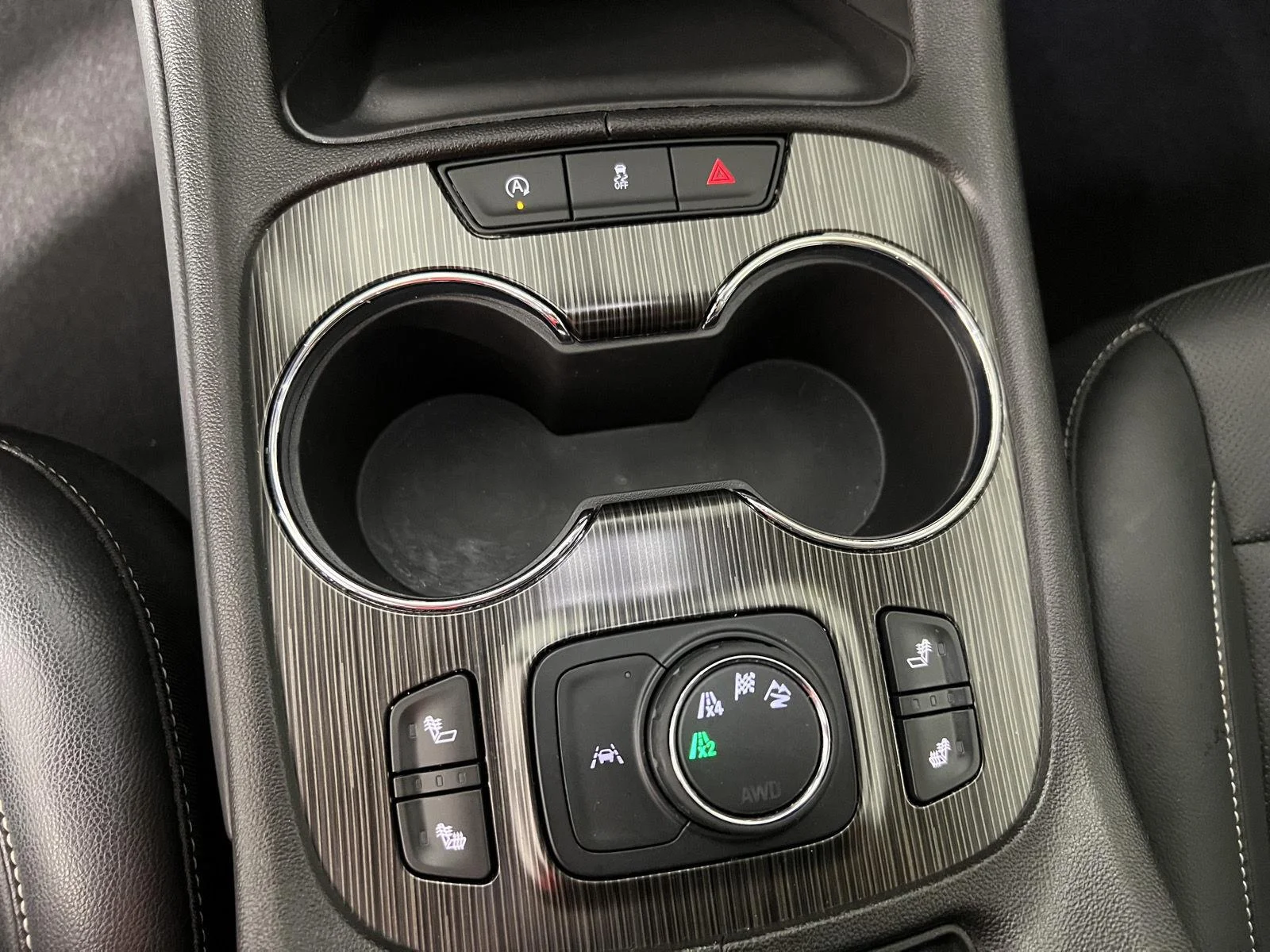 Used 2023 STERLING METALLIC GMC SLT image 29