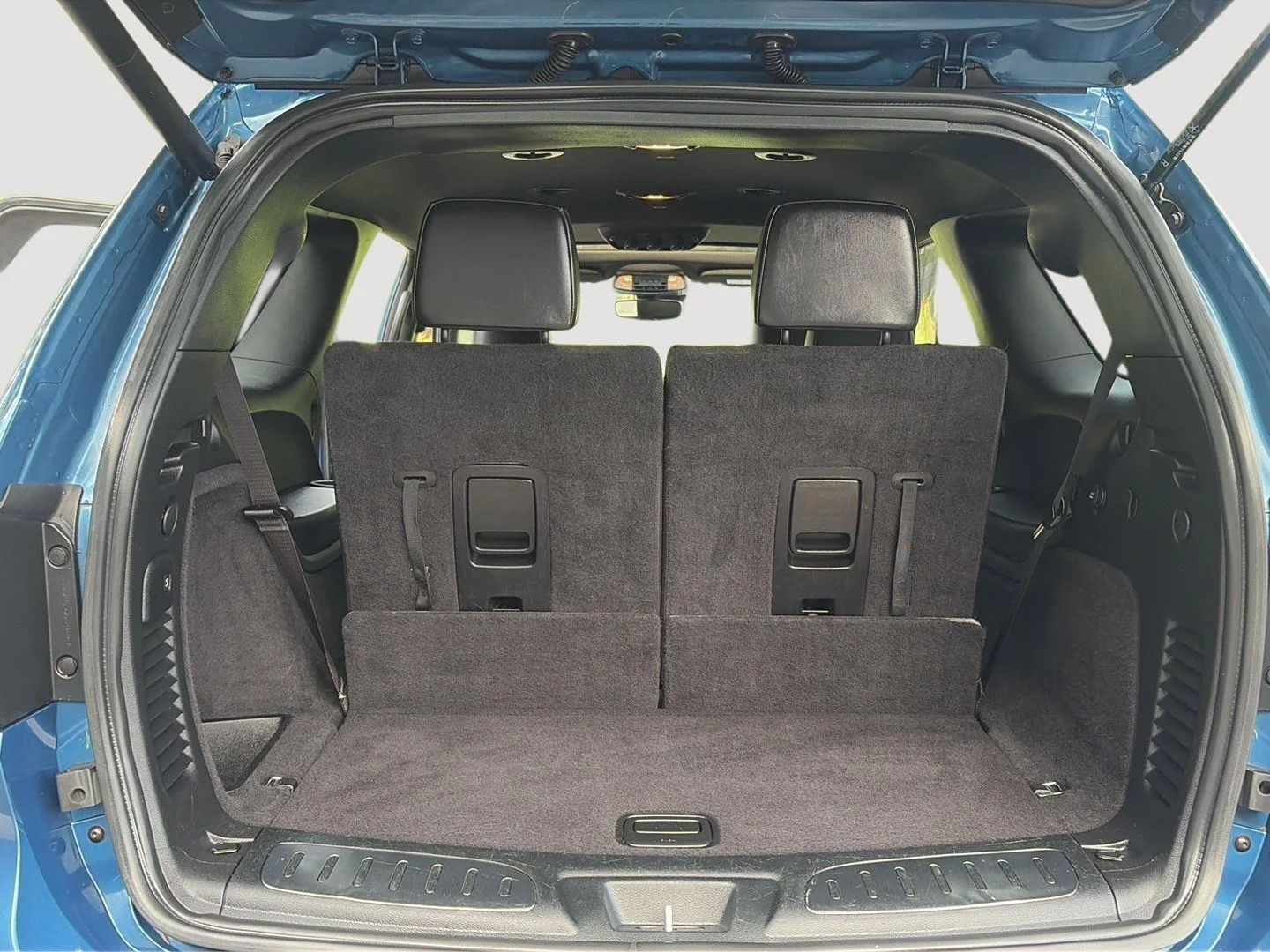 Used 2025 Frostbite Pearlcoat Dodge GT Plus image 38