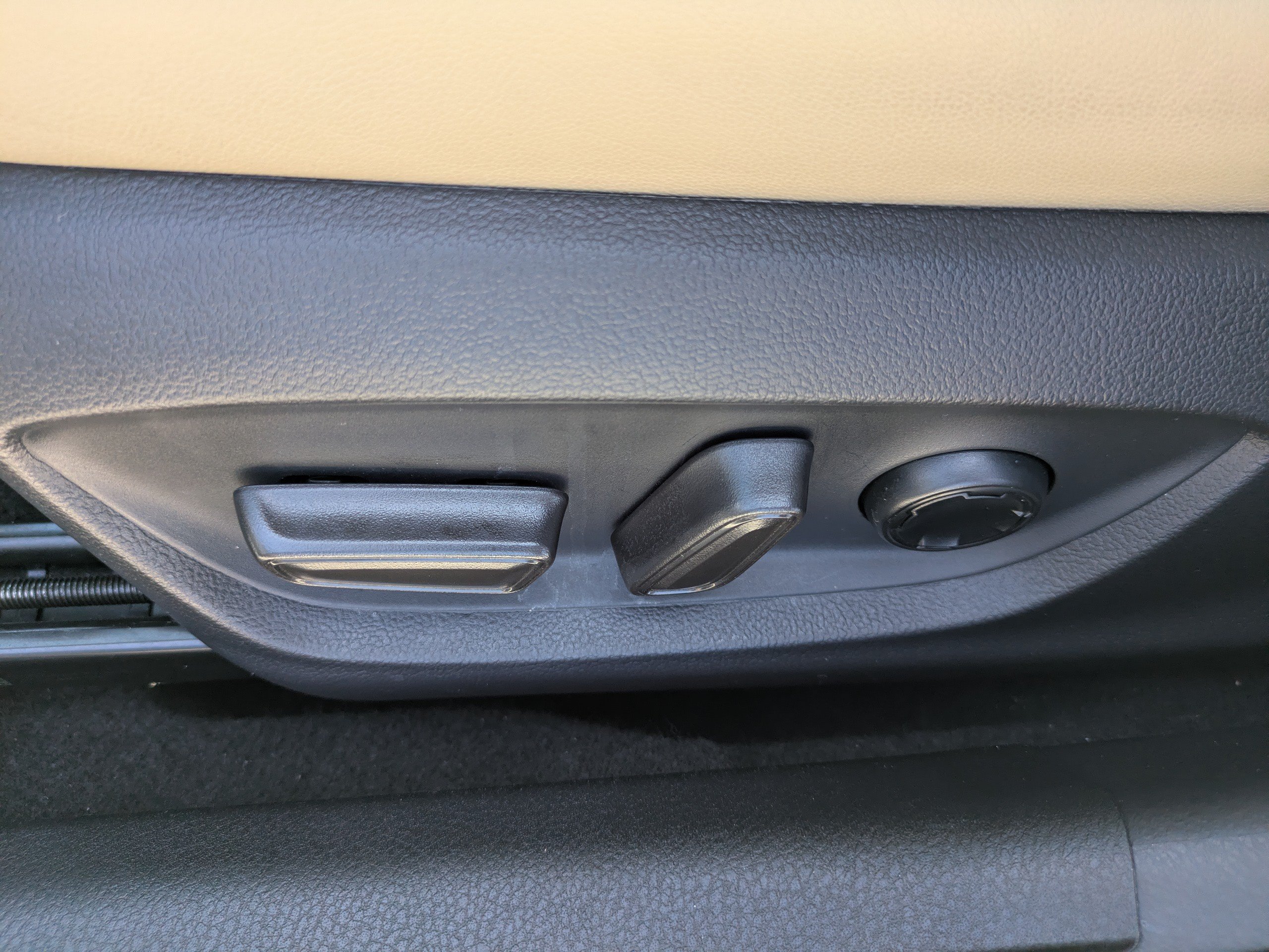2019 Toyota Avalon Limited - Photo 19