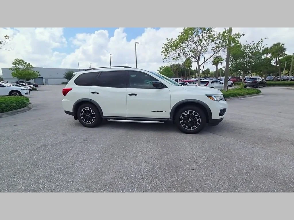 Used 2020 Pearl White Tricoat Nissan SL image 35