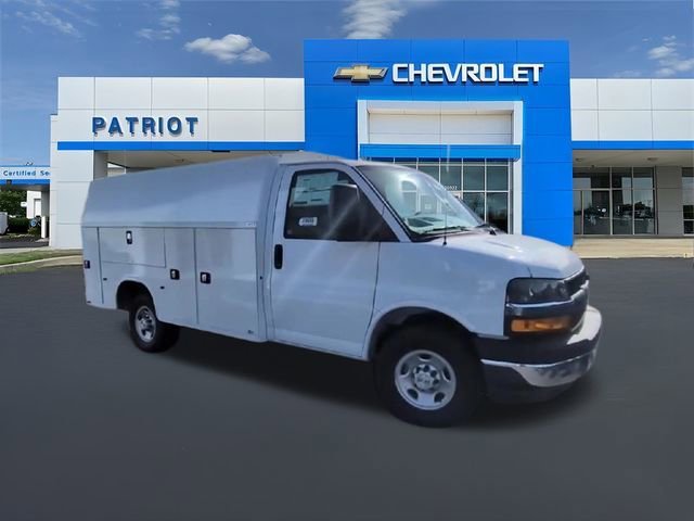 New 2025 Summit White Chevrolet 1WT image 4