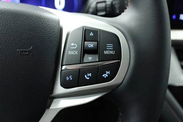New 2026 Space White Metallic Ford Active image 46