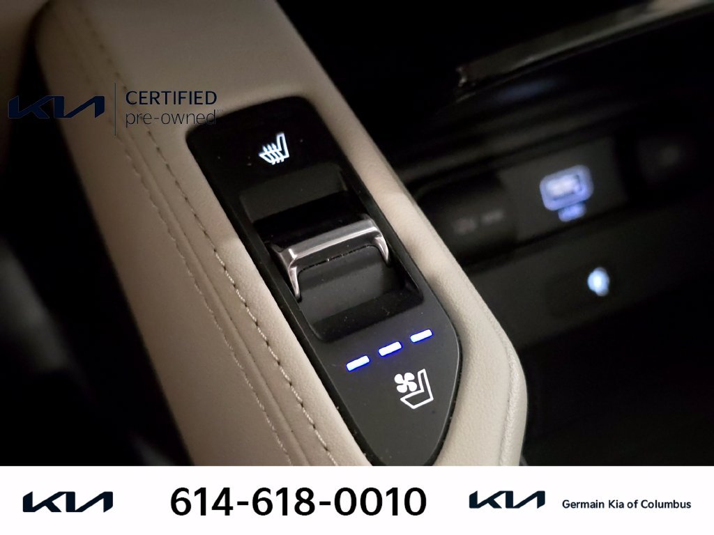 Used 2022 White Kia SX image 31