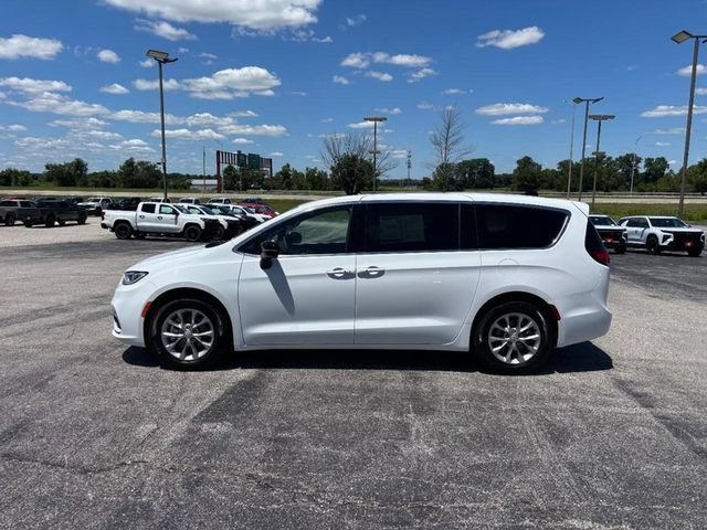 2026 Chrysler Pacifica Limited - Photo 2