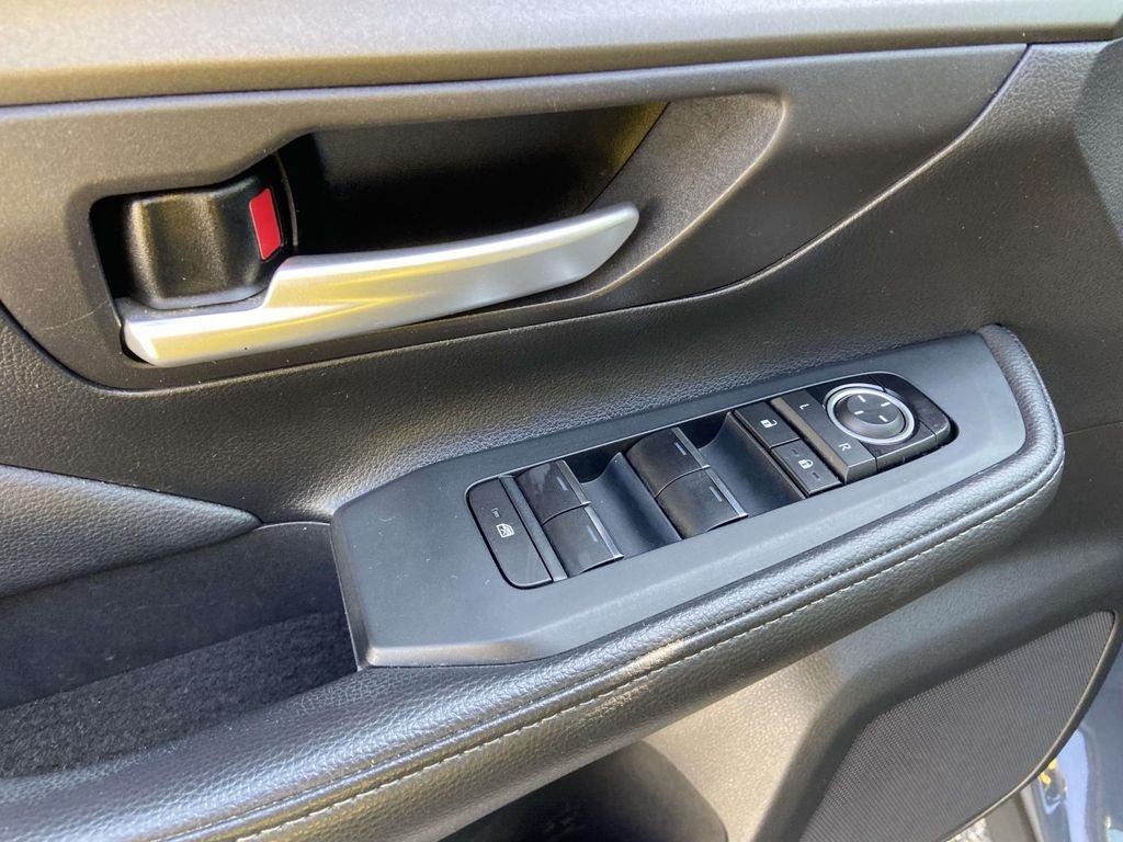 Used 2025 White Toyota LE image 16