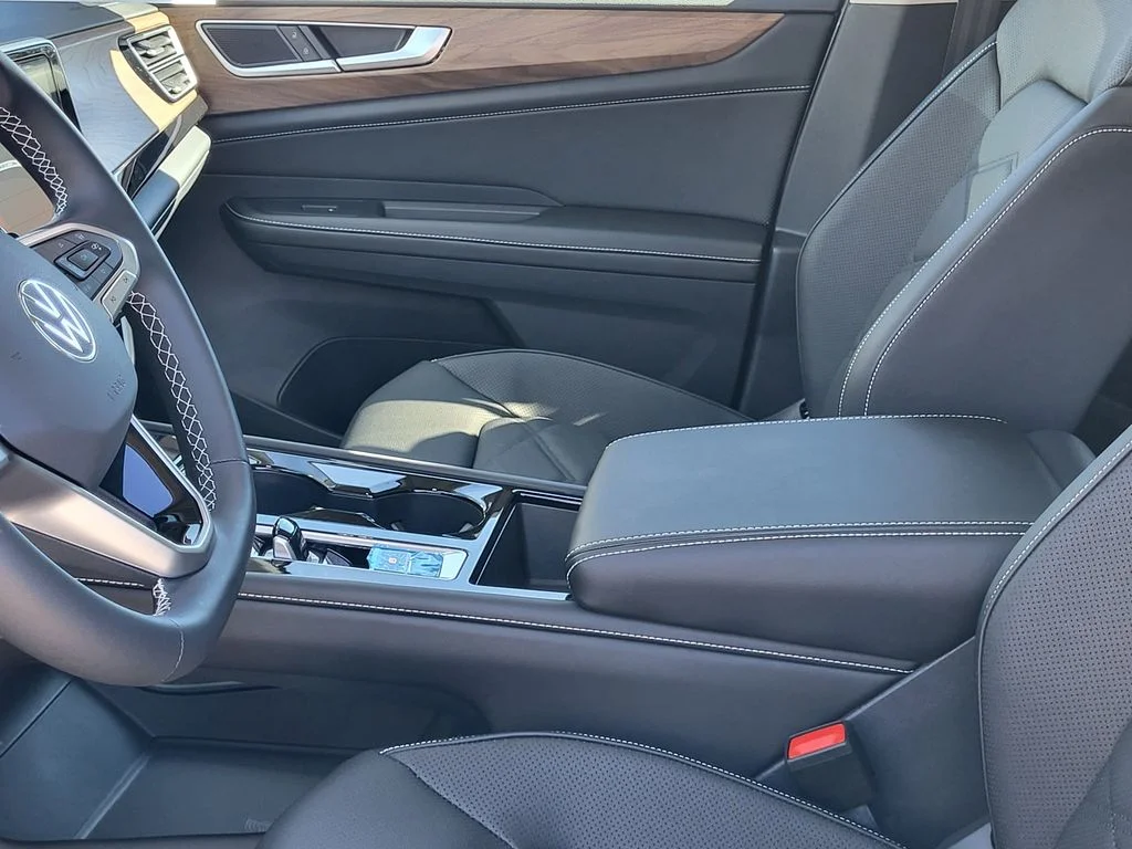 2026 Volkswagen Atlas SE w/Tech - Photo 19