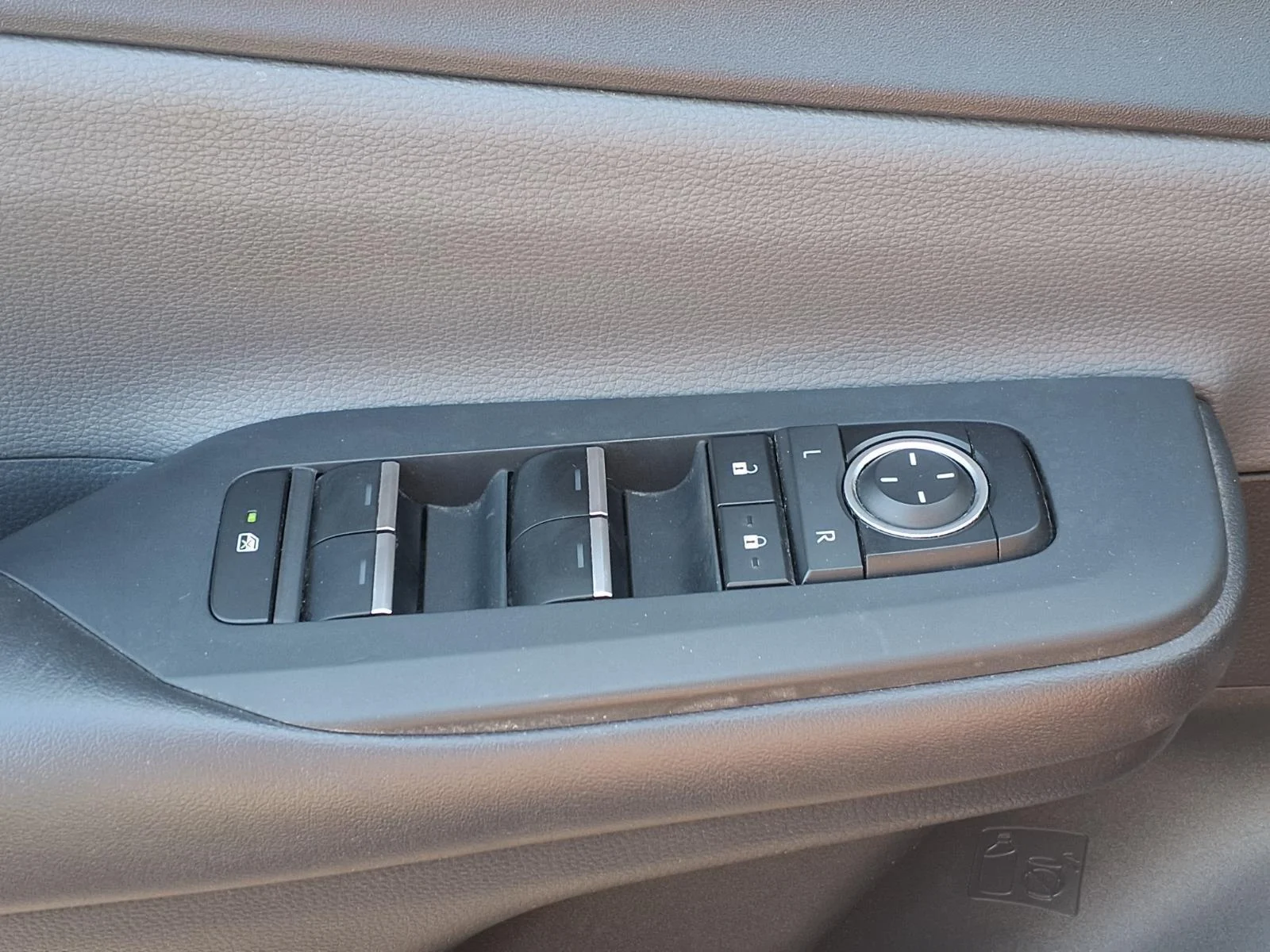 Used 2024 Reservoir Blue Toyota XLE image 23